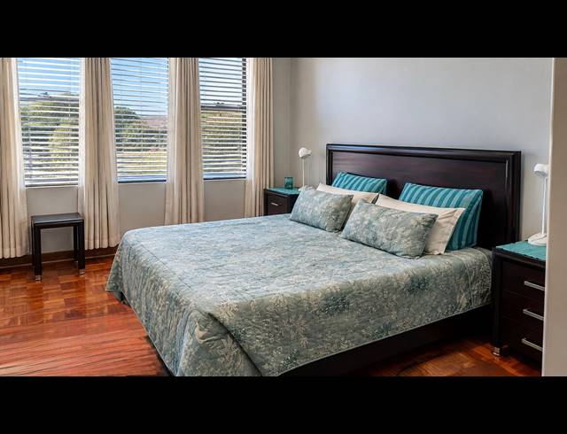3.5 BEDROOM FLAT FOR SALE IN BULWER